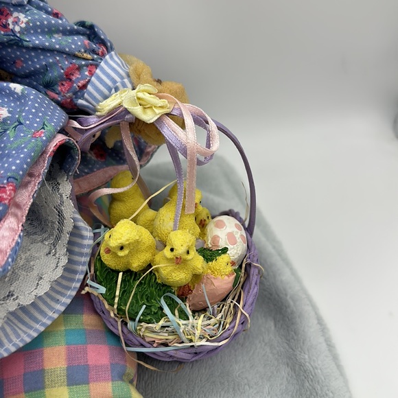 Vintage Porcelain Sitting Blue-eyed Doll on Pillow w/Basket of Chicks 10” High - Picture 4 of 10